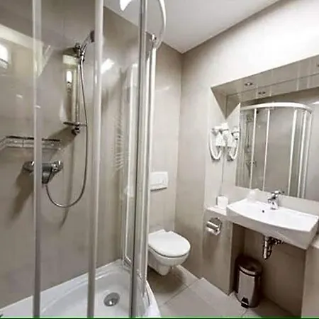 Hotel B&B Hotel Tychy 3*