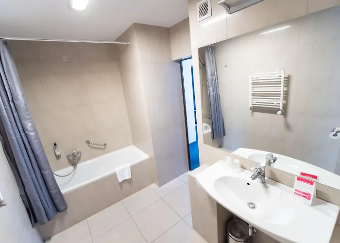 B&B Hotel Tychy فندق