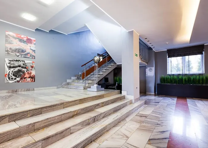 B&B Hotel Tychy فندق 3*